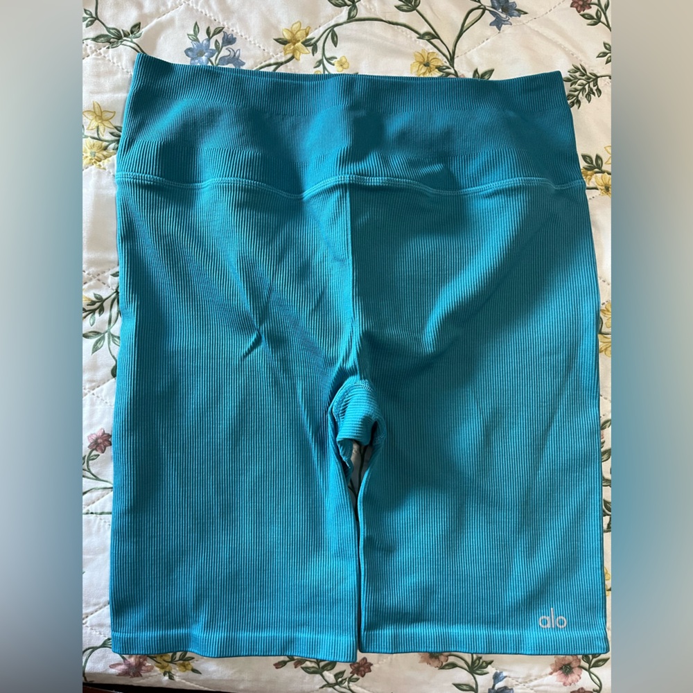 ALO blue splash seamless ribbed short